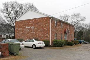 900 Carthage Hwy Apartments