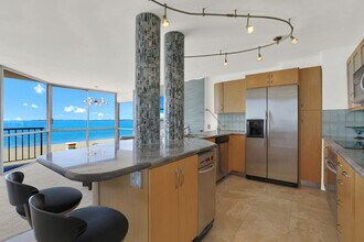 1750 E Ocean Blvd in Long Beach, CA - Building Photo - Building Photo