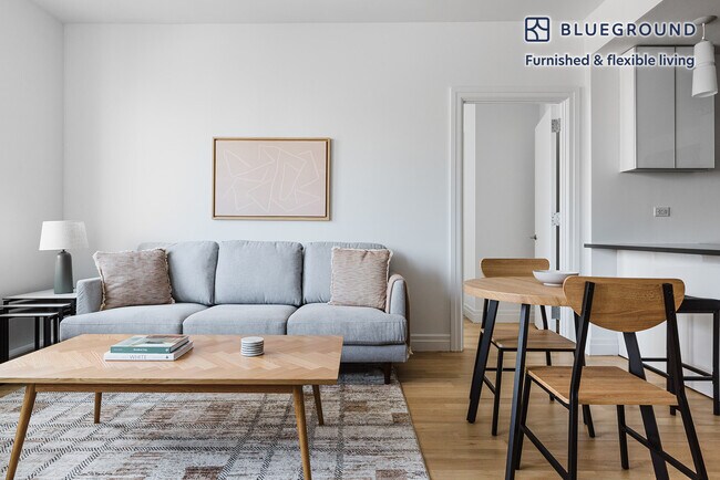 550 W 54th St in New York, NY - Building Photo - Building Photo