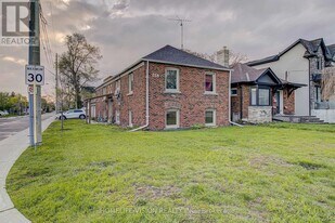 238 Glebemount Ave in Toronto, ON - Building Photo