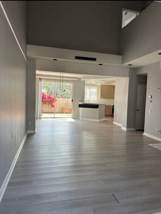 369 Blue Dolphin Dr in Port Hueneme, CA - Building Photo
