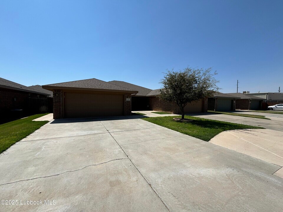 5709 Grinnell St in Lubbock, TX - Building Photo