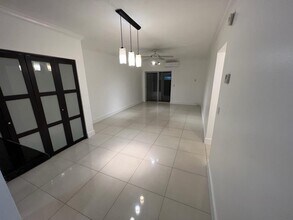 1560 NE 127th St in North Miami, FL - Building Photo - Building Photo