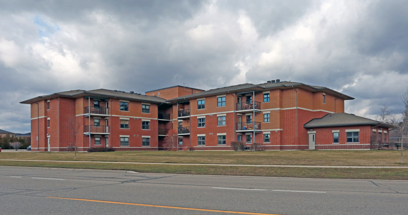 Paisley Place in Guelph, ON - Building Photo