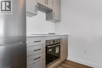 461 Green Rd in Hamilton, ON - Building Photo - Building Photo