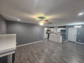 303 Dobbs St in Benton, AR - Building Photo - Building Photo