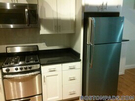 149 Park Dr, Unit B2 in Boston, MA - Building Photo