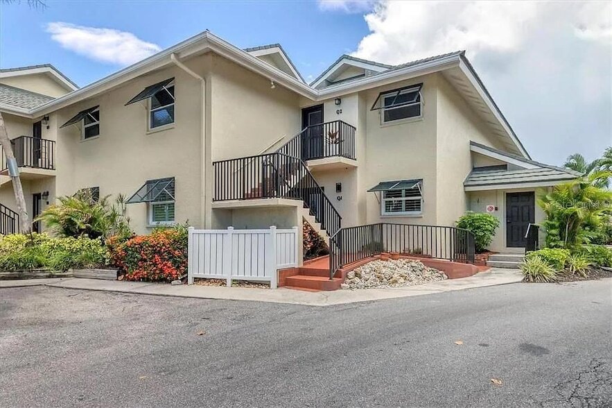4660 Ocean Blvd, Unit Q2 in Sarasota, FL - Building Photo