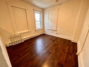 703 E State St in Trenton, NJ - Foto de edificio - Building Photo