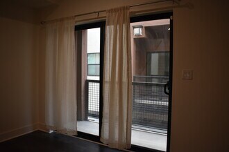 425 W 9th St in Dallas, TX - Building Photo - Building Photo