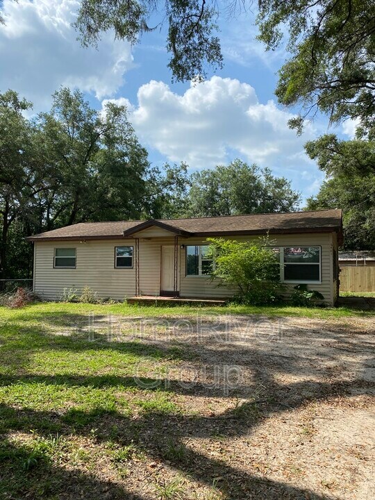 2401 NE 59th Pl in Ocala, FL - Building Photo