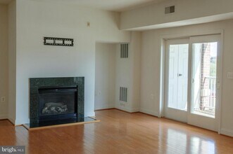 10205 Wincopin Cir in Columbia, MD - Building Photo - Building Photo