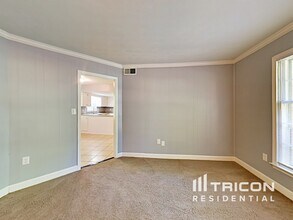 6520 Farmingdale Dr in Charlotte, NC - Building Photo - Building Photo