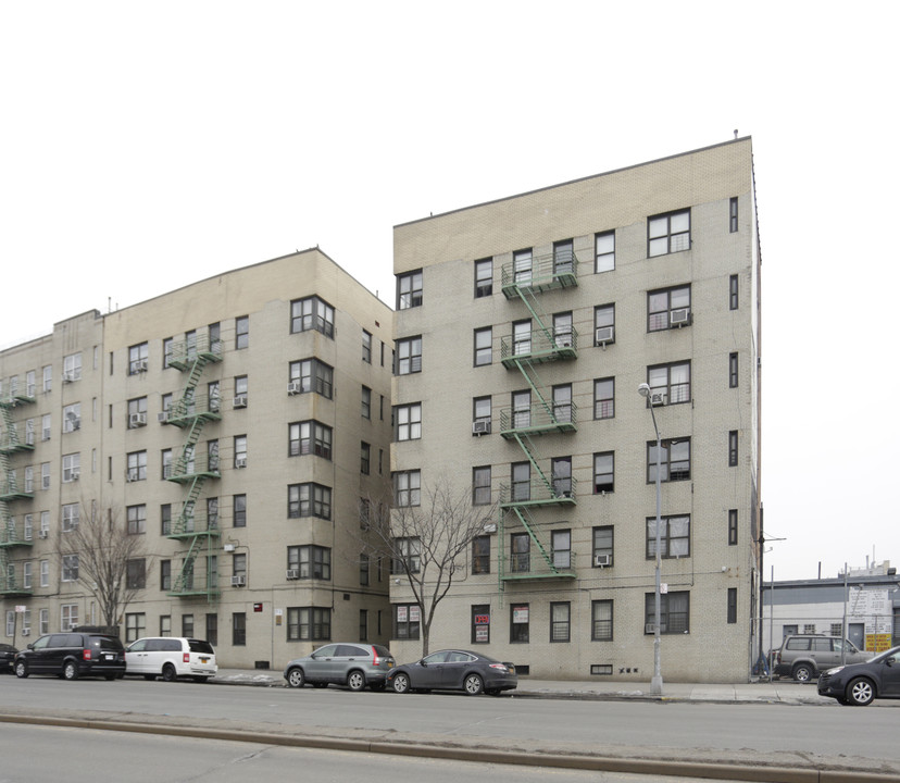 730-740 Grand Concourse in Bronx, NY - Building Photo