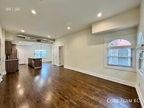 4319 Roanoke Pkwy in Kansas City, MO - Building Photo - Building Photo