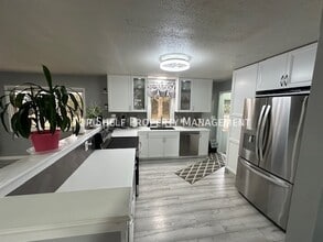 407 S Clark Ave in Prairie City, IA - Building Photo - Building Photo