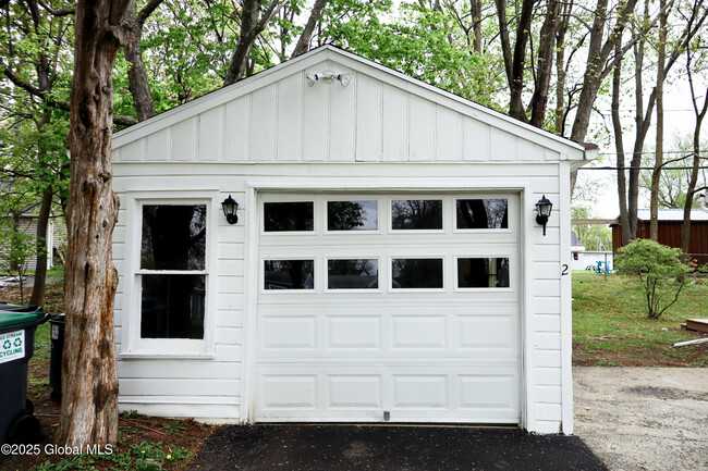 2 Charming Ln in Albany, NY - Building Photo - Building Photo