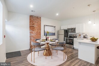 2626-28 Ridge Ave in Philadelphia, PA - Foto de edificio - Building Photo