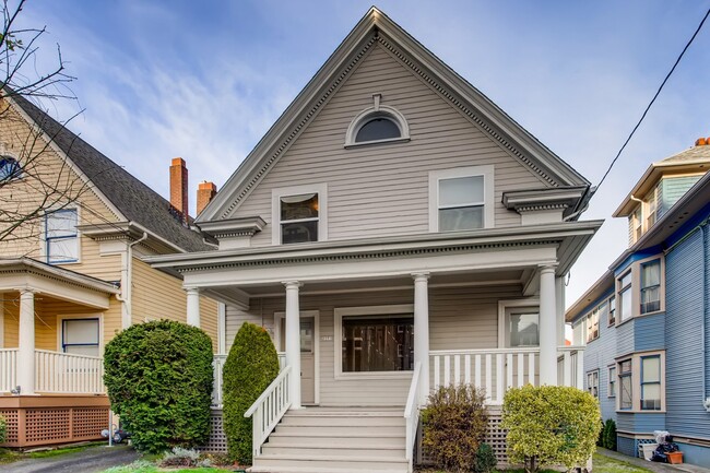 2273 NW Hoyt St in Portland, OR - Foto de edificio - Building Photo
