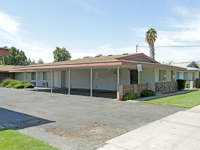 4302-4312 E Sierra Madre Ave in Fresno, CA - Foto de edificio - Building Photo