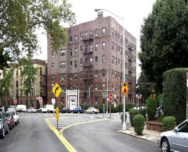 100 Marine Ave in Brooklyn, NY - Foto de edificio - Other