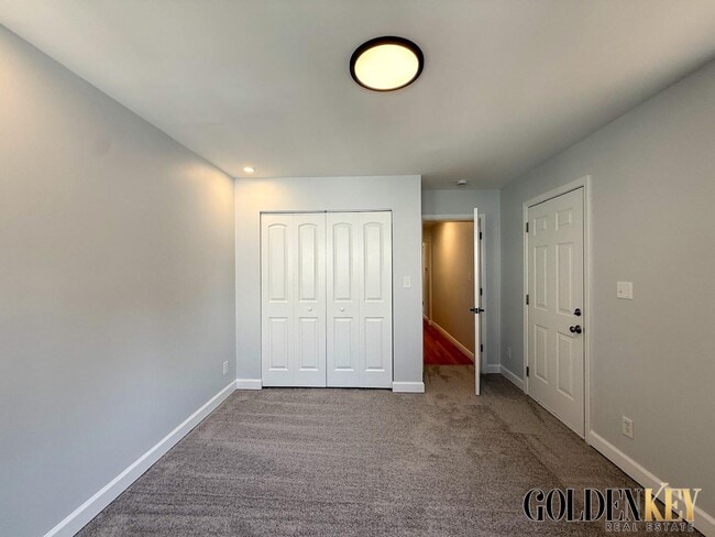 2082 Vernier Rd in Grosse Pointe Woods, MI - Building Photo - Building Photo