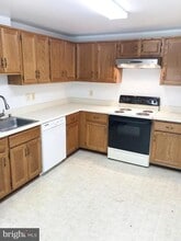 6620 Greenleigh Ln in Alexandria, VA - Building Photo - Building Photo