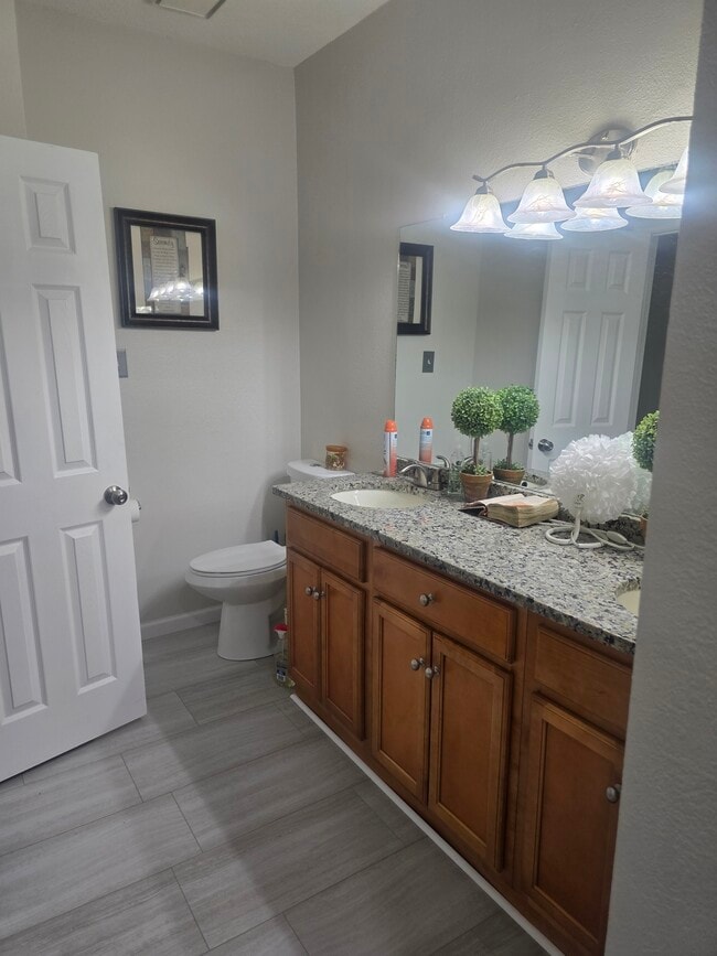 31 High St, Unit 3103 in East Hartford, CT - Building Photo - Building Photo