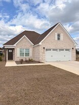 208 Alonsa Dr in Enterprise, AL - Building Photo
