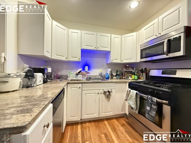 72 Egmont St, Unit 5 in Brookline, MA - Building Photo - Building Photo