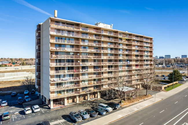 University Park Tower in Denver, CO - Building Photo - Building Photo