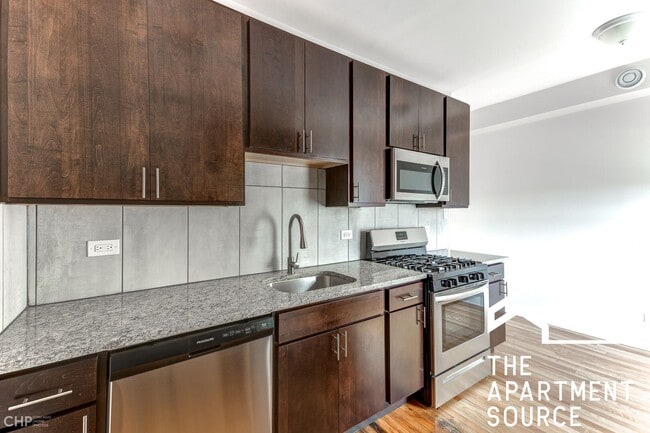property at 3356 W Montrose Ave