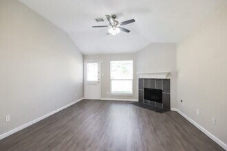 1615 Trail Oaks Ct in Humble, TX - Building Photo - Building Photo