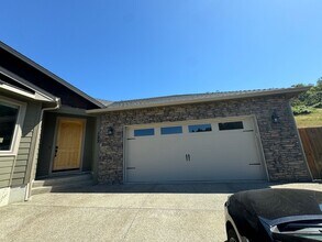 123 Uriah Ct in Winchester, OR - Building Photo - Building Photo