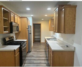 3035 Cutters Grove Ave in Anoka, MN - Building Photo - Building Photo