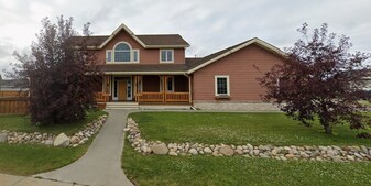 8815-8111 111 Ave in Fort St John, BC - Building Photo