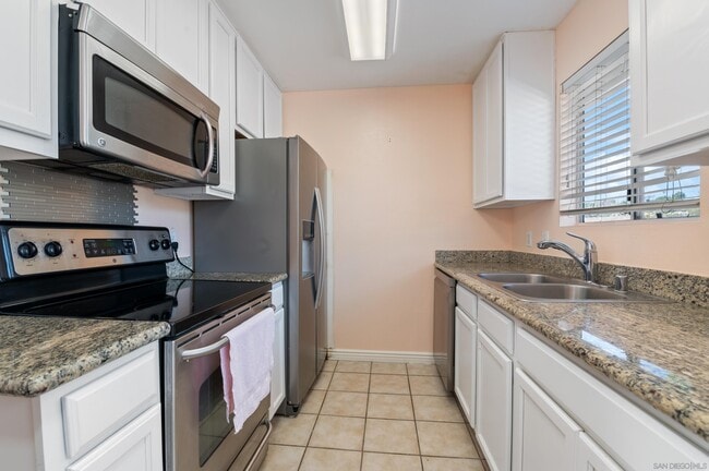 9210 Kenwood Dr in Spring Valley, CA - Building Photo - Building Photo
