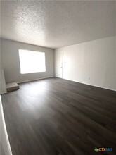 205 Craddock Ave in San Marcos, TX - Building Photo - Building Photo