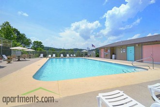 The Oaks Apartments in Dunbar, WV - Foto de edificio - Building Photo