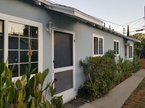 1810 W Victory Blvd, Unit 1810A in Burbank, CA - Building Photo - Building Photo