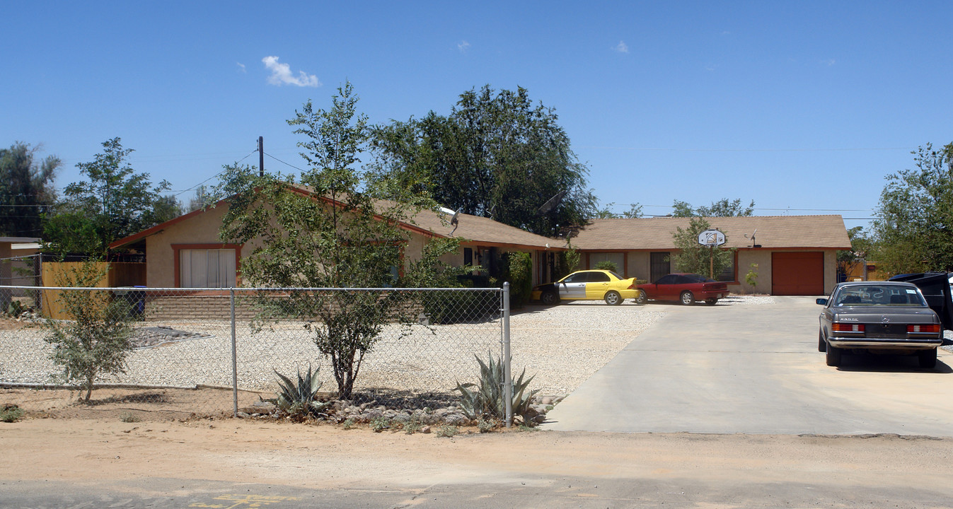 13508 Rancherias Rd in Apple Valley, CA - Building Photo