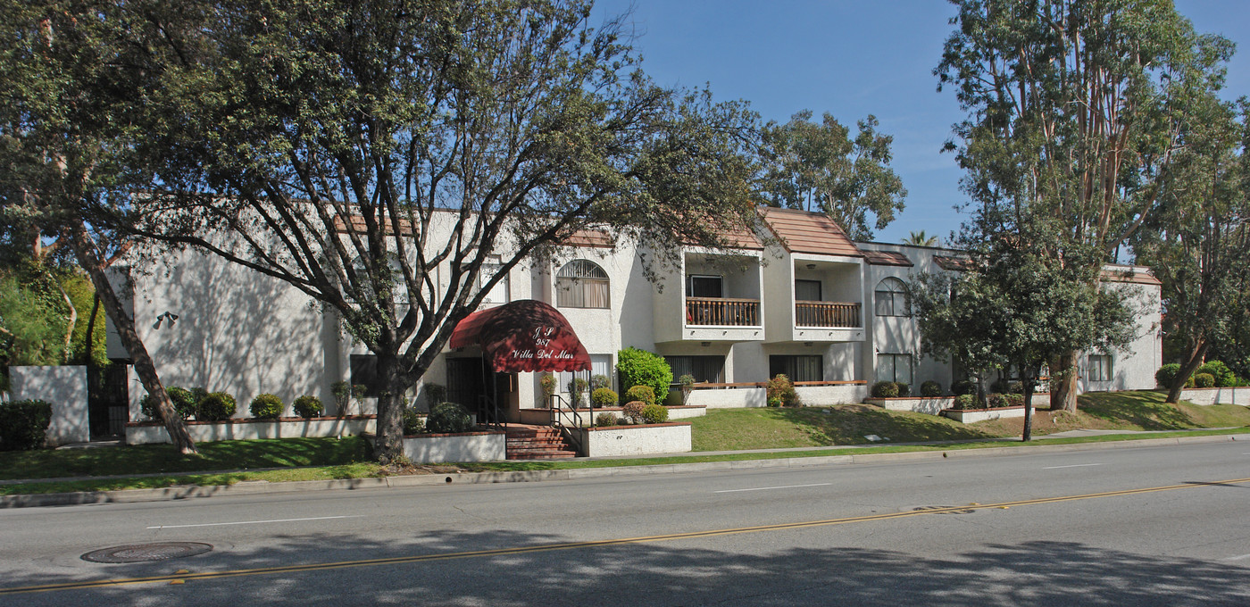 987 Del Mar Blvd in Pasadena, CA - Building Photo