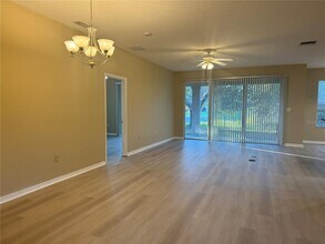 8210 Whistling Pine Way in Tampa, FL - Building Photo - Building Photo