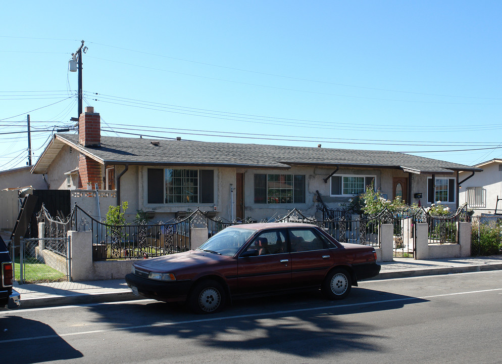 5431 S J St in Oxnard, CA - Building Photo