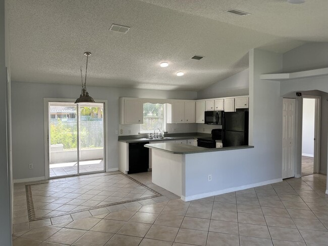 3323 Umbrella Tree Dr in Edgewater, FL - Building Photo - Building Photo