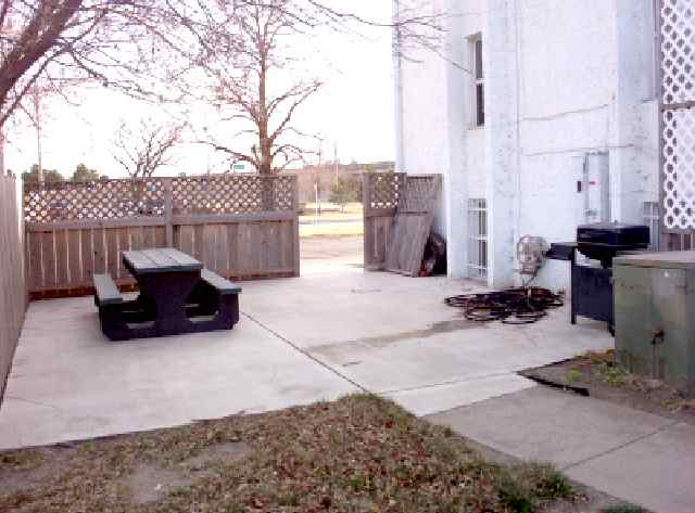 1120 N Hydraulic in Wichita, KS - Building Photo - Other