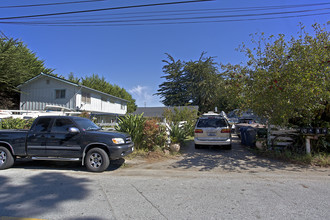 690 37th Ave in Santa Cruz, CA - Building Photo - Building Photo