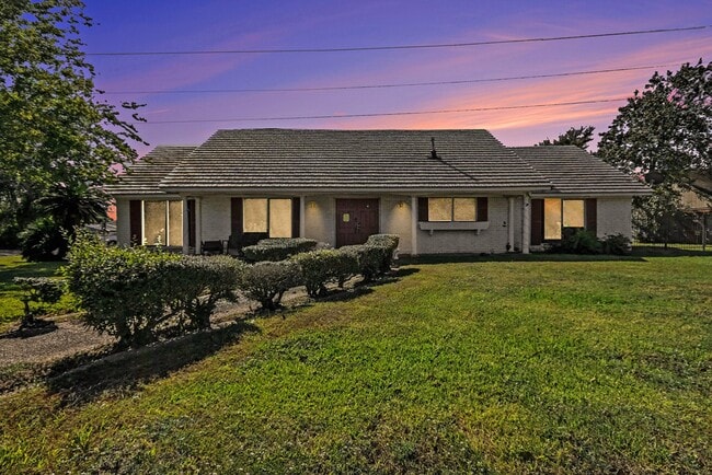 property at 5001 Glenhaven Dr