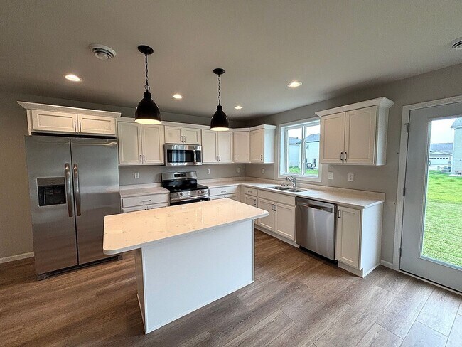 6745 Meadow View Dr S in Fargo, ND - Building Photo - Building Photo