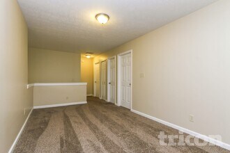 3713 Mechanicsburg Dr in Indianapolis, IN - Foto de edificio - Building Photo